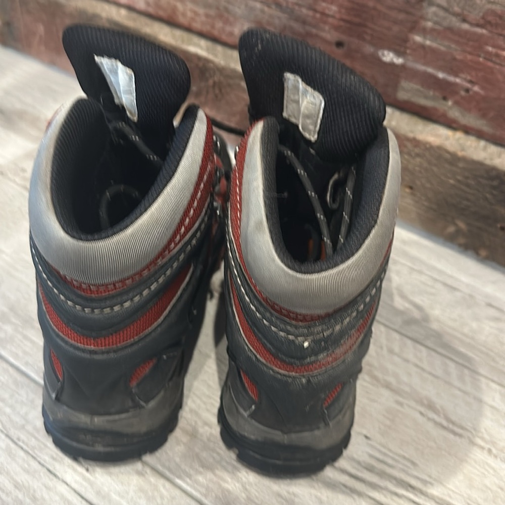 Merrill hiking boots - Picture 3 of 5